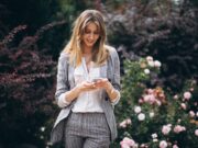 Красивые статусы для женщин в WhatsApp