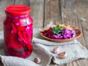 Капуста быстрого маринования со свеклой