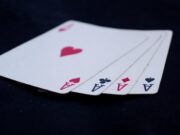 Туз пик и туз червей: сочетание в картах