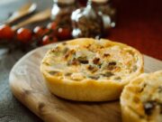 Жульен в тарталетках с грибами