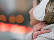 Как усилить звук в наушниках