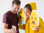 Как поднять настроение парню в переписке