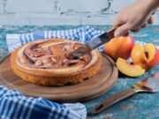 Фруктовый пирог в духовке из дрожжевого теста