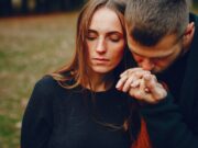 Расставание во сне: что сулит?