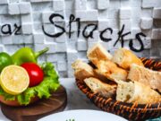 Салат с кальмарами, яблоком и огурцом