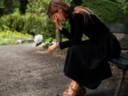 Поминальные слова для женщины на похоронах