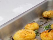 Запеченная целиком: картошка в духовке