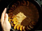 Шарлотка с яблоками в духовке: рецепт