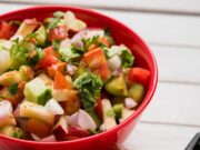 Салат из помидор и авокадо: рецепт