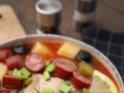 Классический рецепт сборной солянки с колбасой