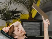 Как написать парню, пока он спит