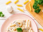 Макароны с филе в сливочном соусе