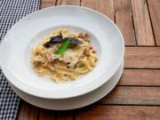 Паста с грудкой в сливочном соусе