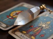 Сочетание 2 Пентаклей и 2 Мечей в Таро