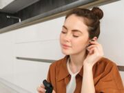 Почему один наушник Xiaomi не работает