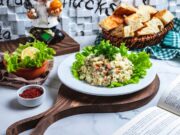 Салат с тунцом и огурцом