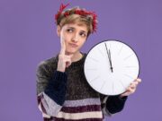 Часы показывают 22:44 — что это значит?