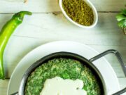 Крапивный суп с щавелем и яйцом