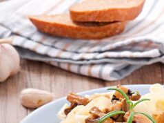 Паста с грибами и сметаной