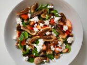 Салат с жареными шампиньонами и ветчиной