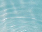 Толкование сна: купаться в бассейне с чистой водой