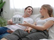 Как весело рассказать парню о месячных