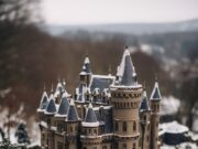 Башня и 4 Пентаклей: Сочетание в Таро