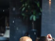 Купать ребенка во сне: советы и меры предосторожности