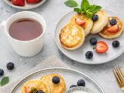 Пышные оладушки на йогурте