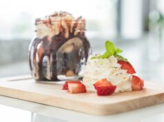 Битое стекло со сметаной: рецепт десерта