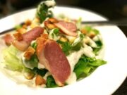 Салат с сыром колбасным копченым