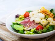 Салат с мясом и сыром