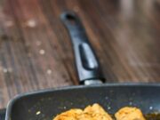 Вкусное куриное филе на сковороде