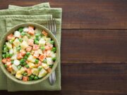 Салат из сыра и моркови