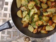 Картошка с индейкой на сковороде