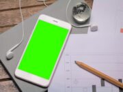 Онлайн линейка на экране телефона