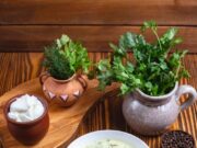 Сметанный соус с чесноком: рецепт