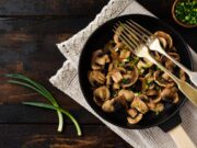 Жареные Грибы в Сметанном Соусе