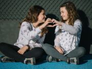 Приснилась беременная двоюродная сестра