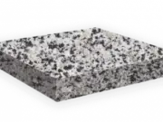 Термообработанные гранитные плиты: надёжность, безопасность и эстетика