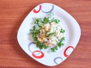 Простой салат с вареной грудкой