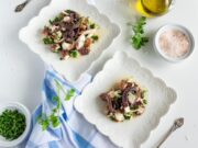 Легкий салат с куриной печенью