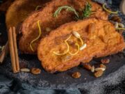 Отбивные в сухарях на сковороде