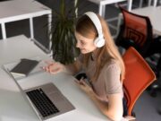 Почему один наушник работает на компьютере