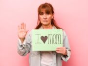 Любить маму за заботу и тепло