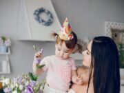 Поздравьте маму с рождением дочки