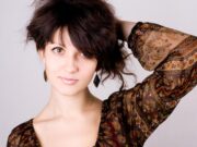 Прически на каре: собранные волосы