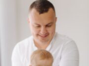 Малыш мальчик на руках: толкование сна