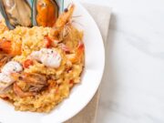 Классическая паэлья из морепродуктов