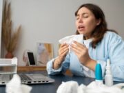 Почему тело чешется от переживаний: разбираем связь эмоций и кожи